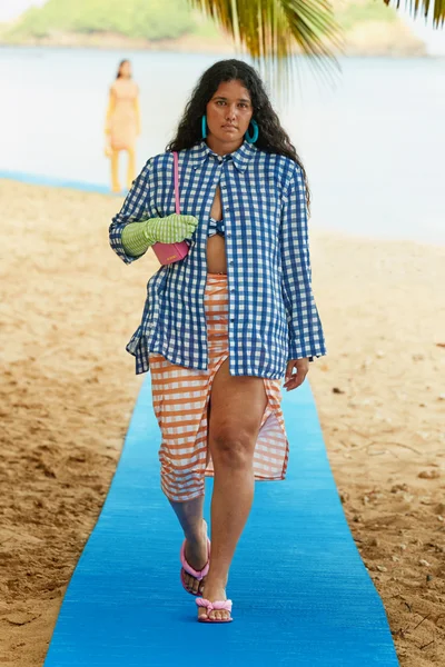 Look 28